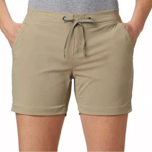 Columbia khaki shorts
